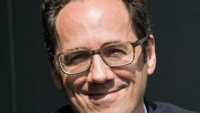 Jason Chartier François Chartier, expert in wine pairing, discover how happiness ...